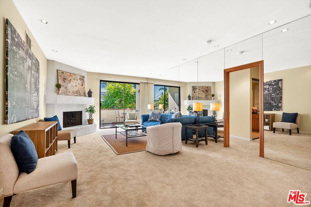 11755   Montana Ave 3BR Brentwood La