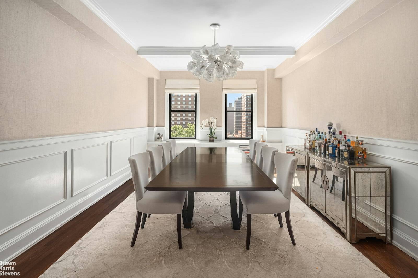 Welcome home to Apartment 9A, a classic six in prime Carnegie Hill !