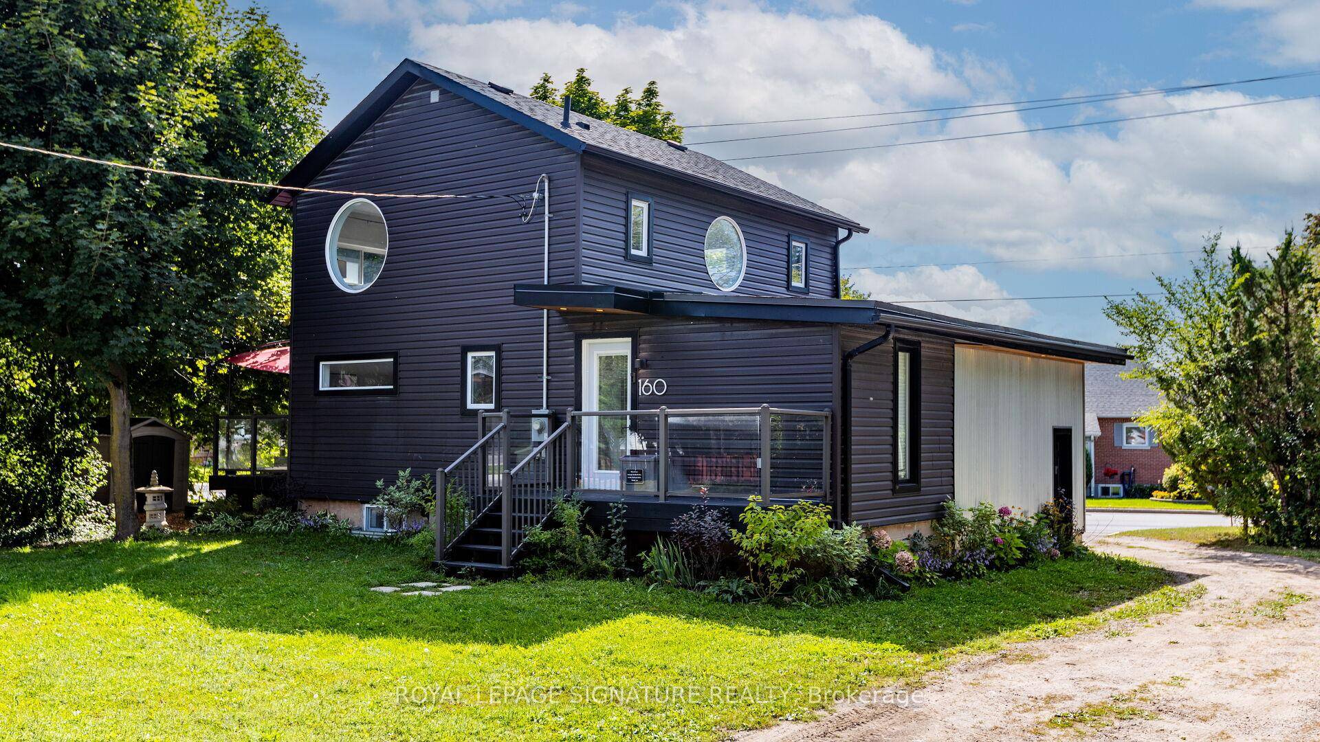 Embrace the extraordinary charm of this 3 bed, 3 bath home nestled in Barrie's east end community of Codrington.