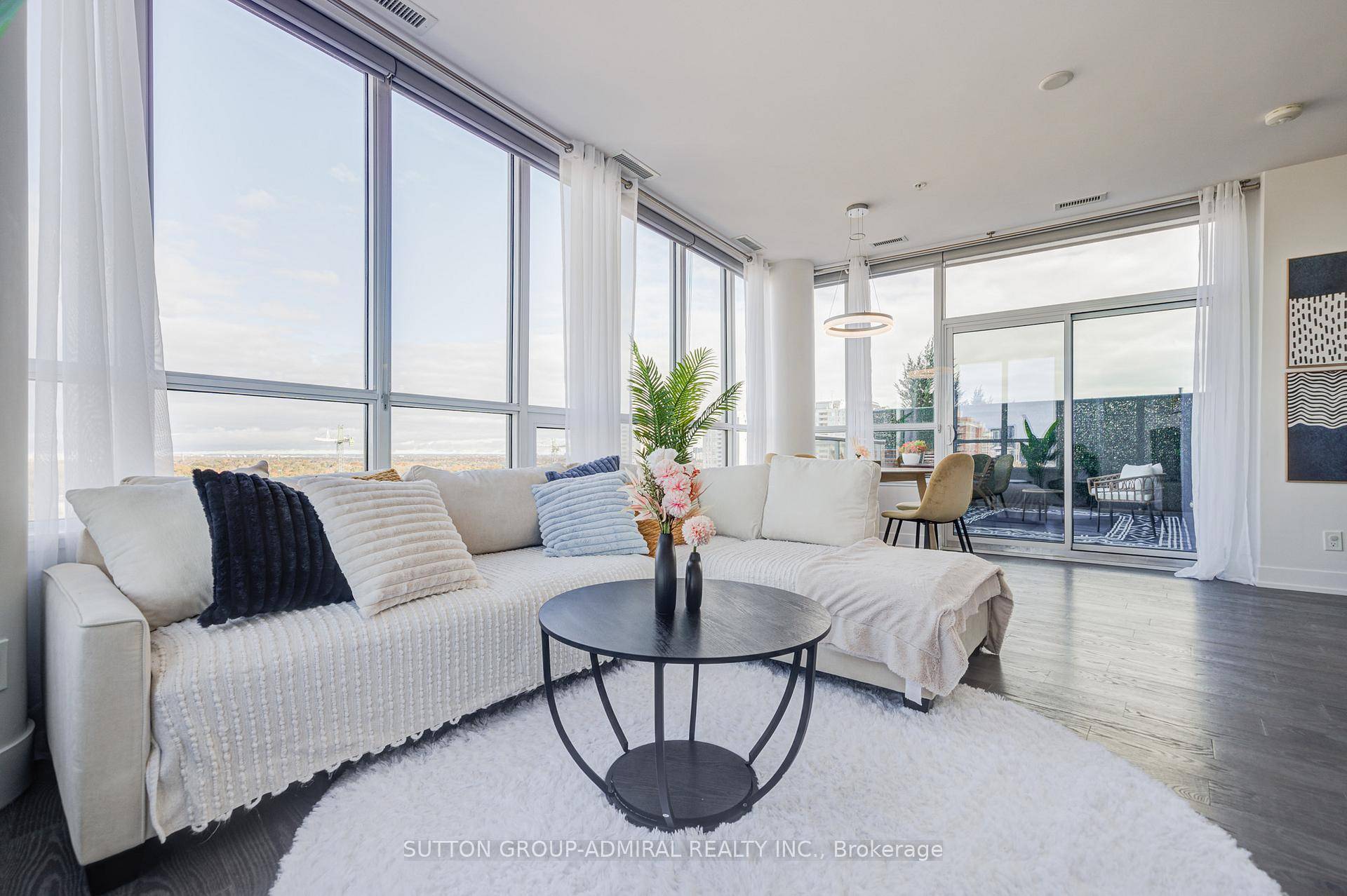 One of a Kind Corner Suite in the Heart of Bayview Village !