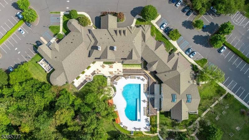 Top floor, move in ready home in the highly regarded 55 Somerset Run community !
