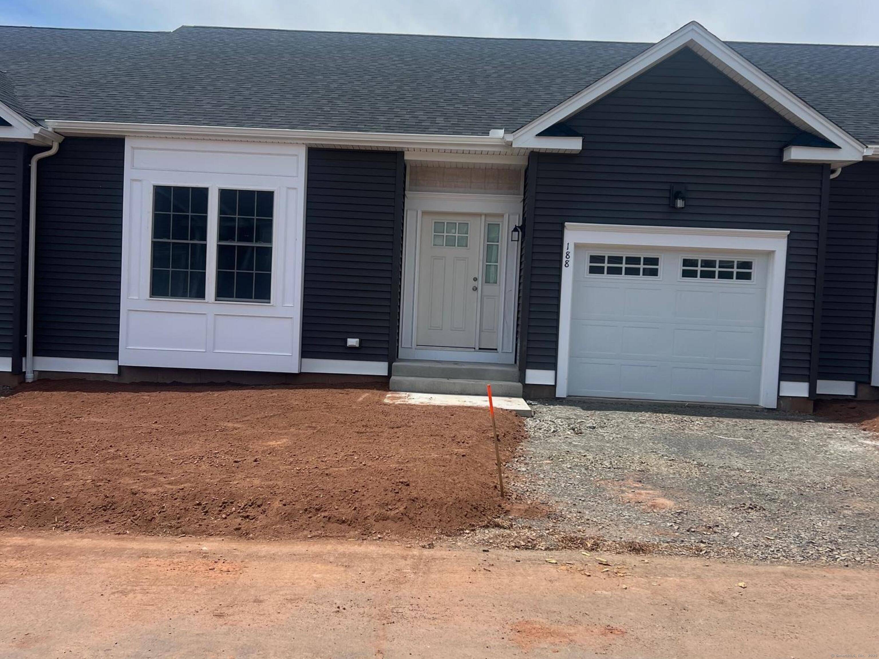 Lovely ranch located in beautiful Applegate Estates, home features open floor plan including spacious great room leading to inviting dining area adjacent to gourmet kitchen featuring granite countertops, tile backsplash ...