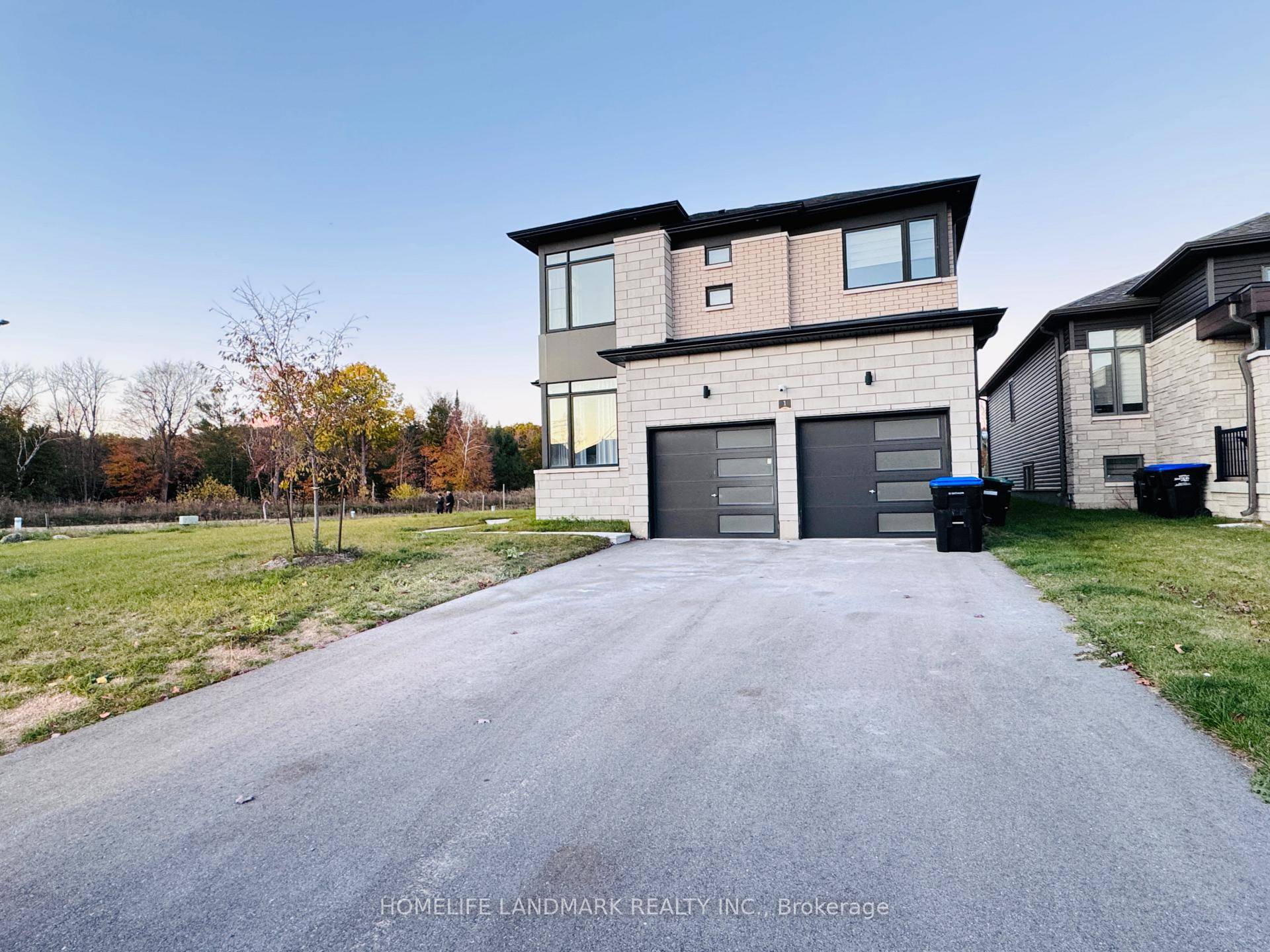 Beautiful and spacious 1 bedroom basement apartment located in a quiet neighbourhood of Wasaga Beach.