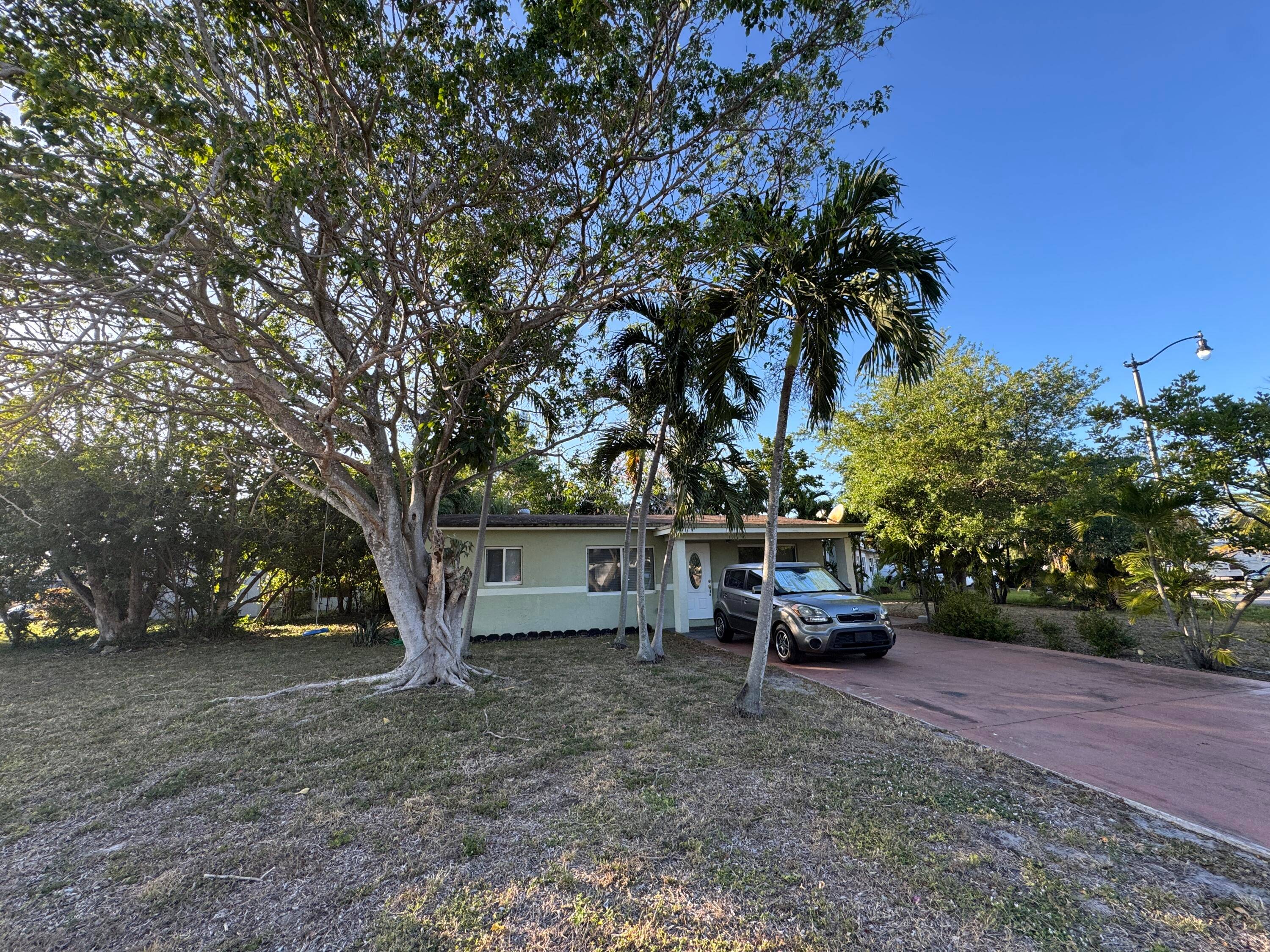 Updated 2 Bedroom SFH in East Pompano Beach Investor's Dream !