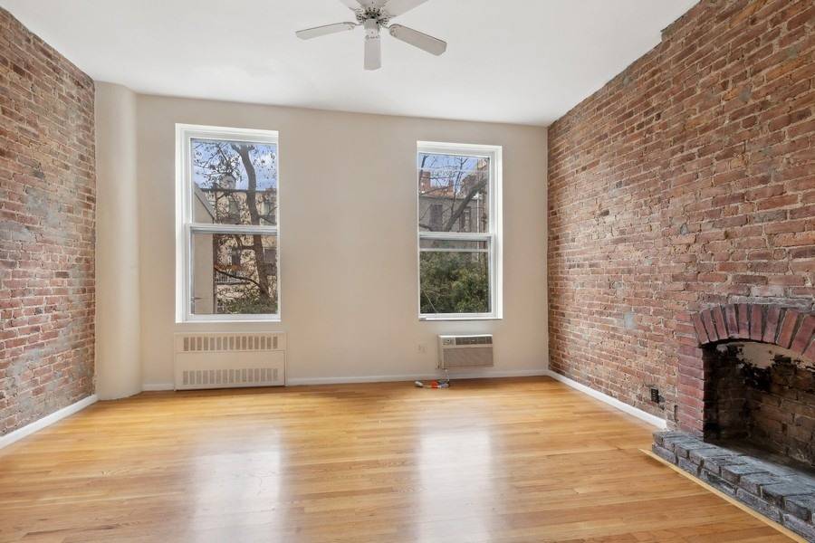Tucked inside a classic brownstone on a tree lined Upper West Side block, this sun kissed 1 bedroom home feels like a hidden gem straight out of a New York ...