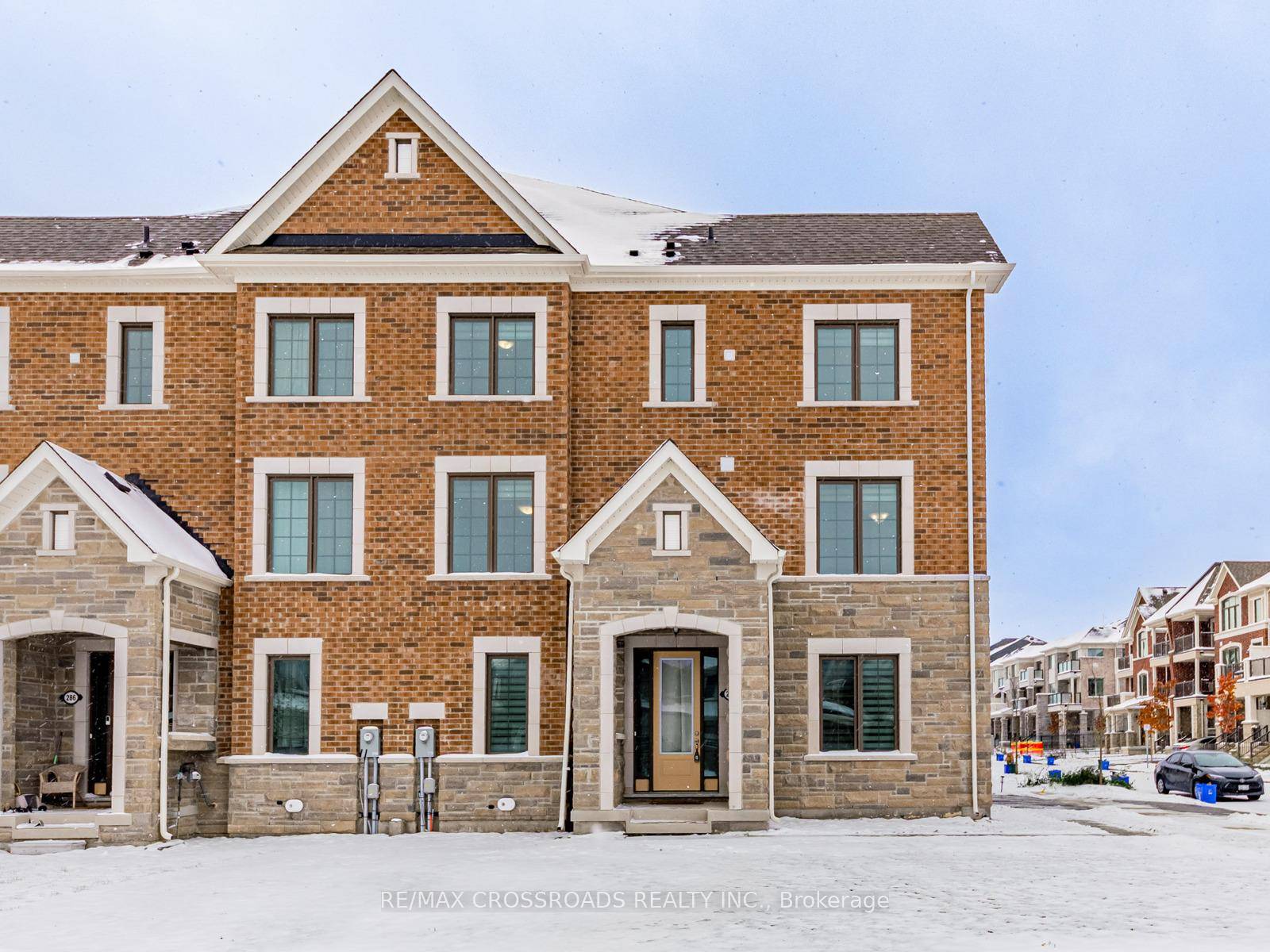 Stunning corner unit townhome for lease in sought after Victoria Square Community 3 bedroom den home offers 1, 827 sq.