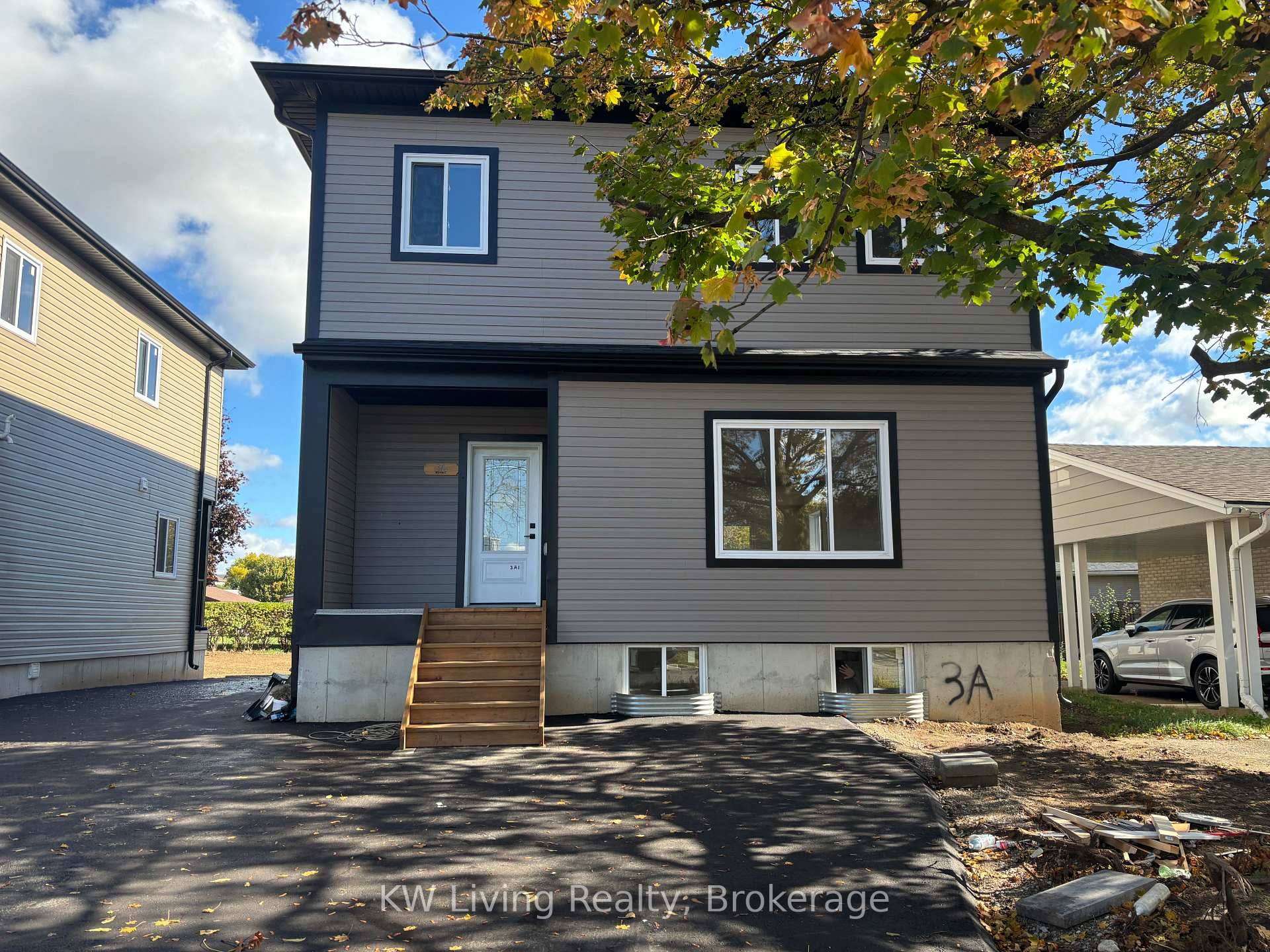 Brand New House Situated in a Mature Neighborhood !