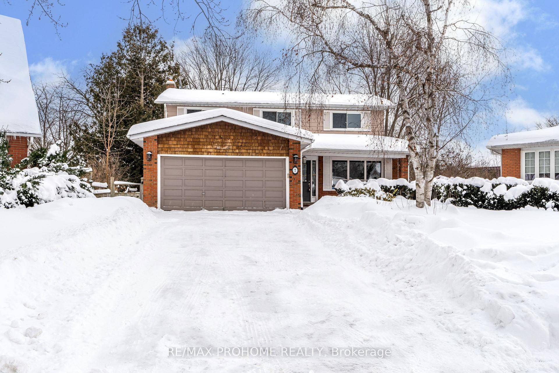 Welcome to this beautifully upgraded 4 1 bedroom detached family home situated on a quiet cul de sac in the prestigious Unionville community.