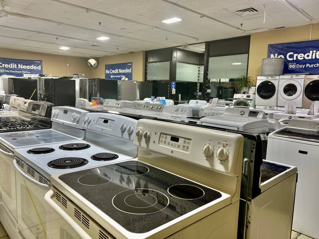 Great, Spacious Retail Space for Lease.