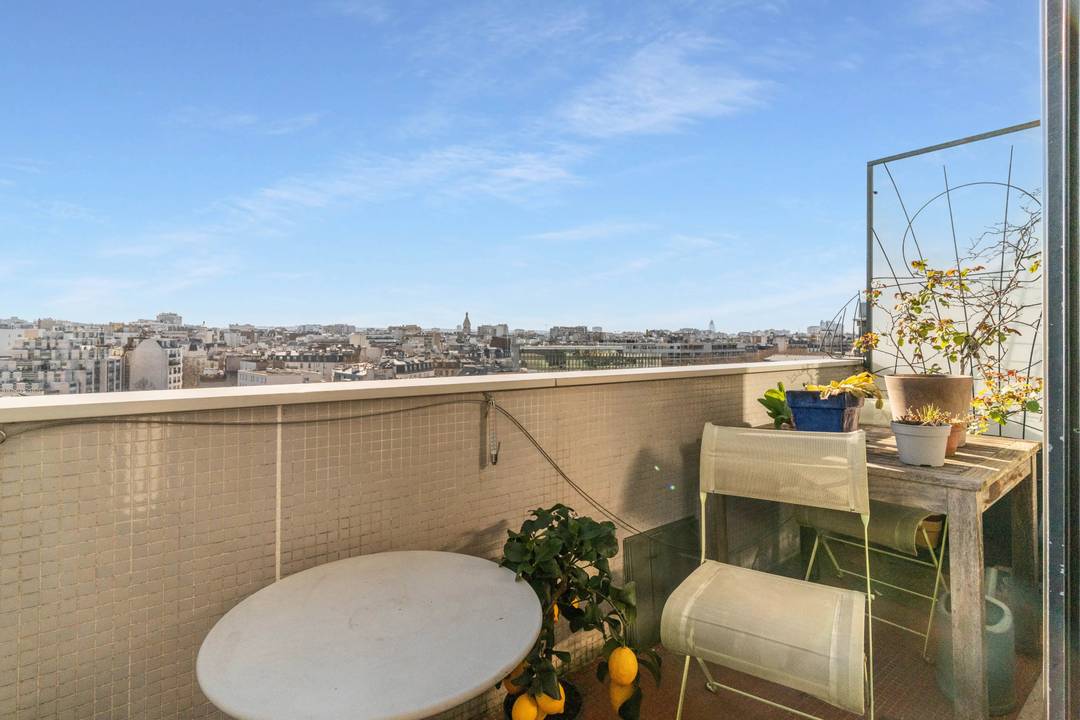MÉRIDIEN / SAINT-JACQUES: Family duplex on top floor, Paris 14th arrondissement