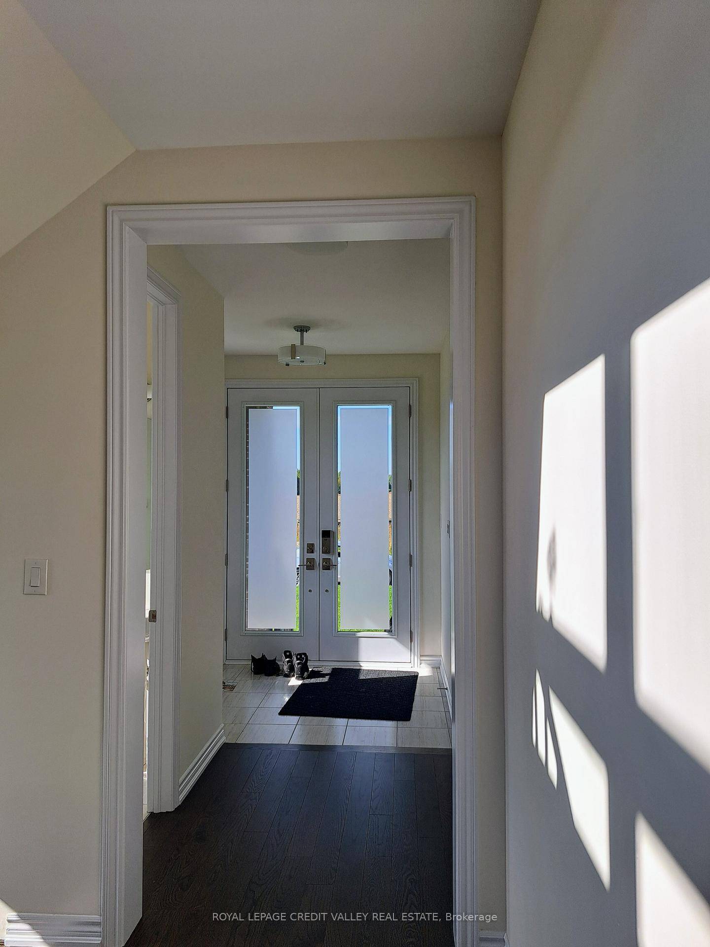 Welcome to this stunning 4 bedroom, 4 bathroom end lot home situated in a quiet, newly developed neighbourhood.