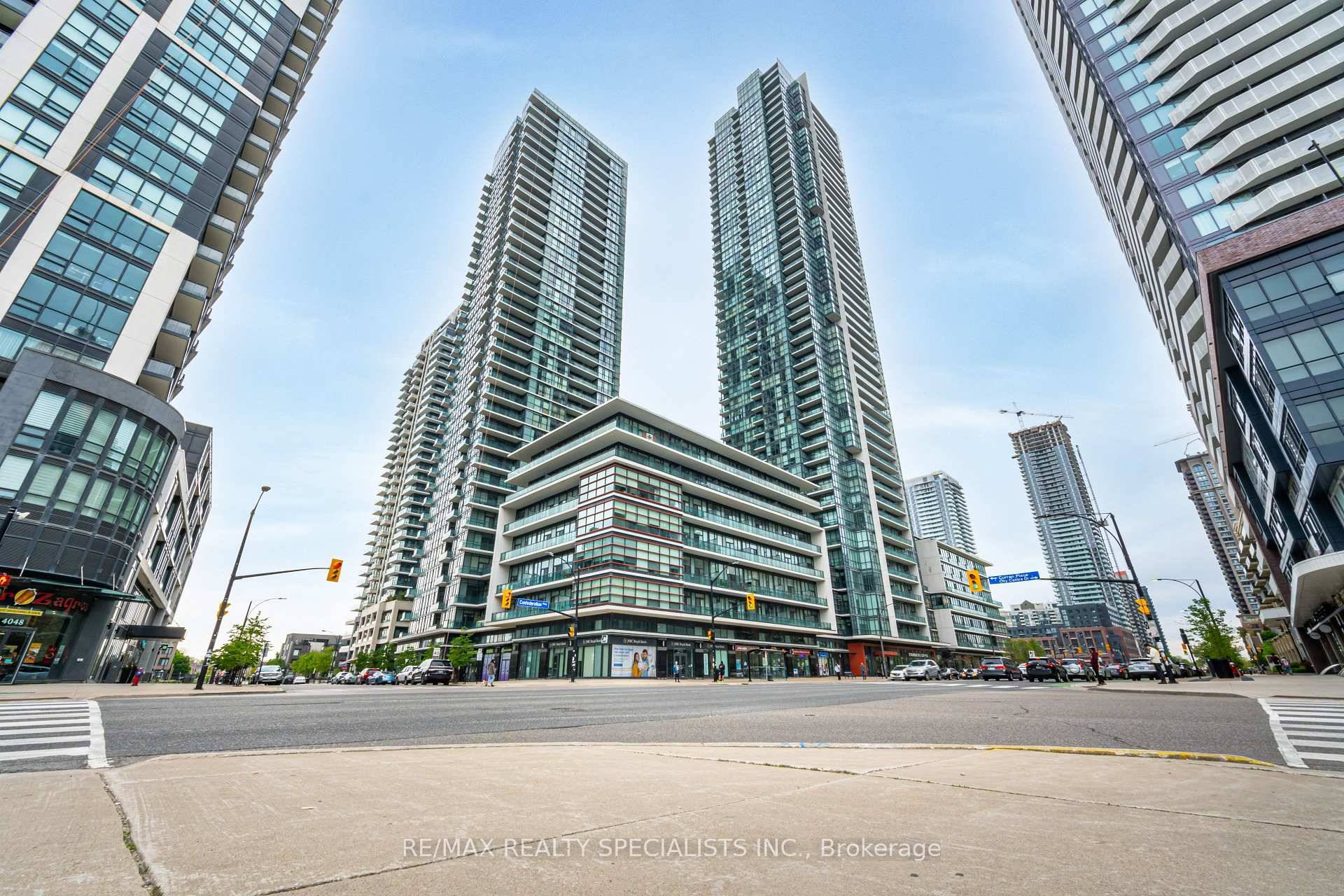Modern Corner Unit 2 Bedroom 2 Washrooms !