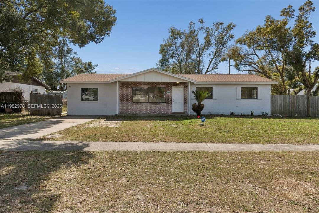 Welcome home to this beautifully updated 4 bedroom, 3 bath block single family home in Apopka !