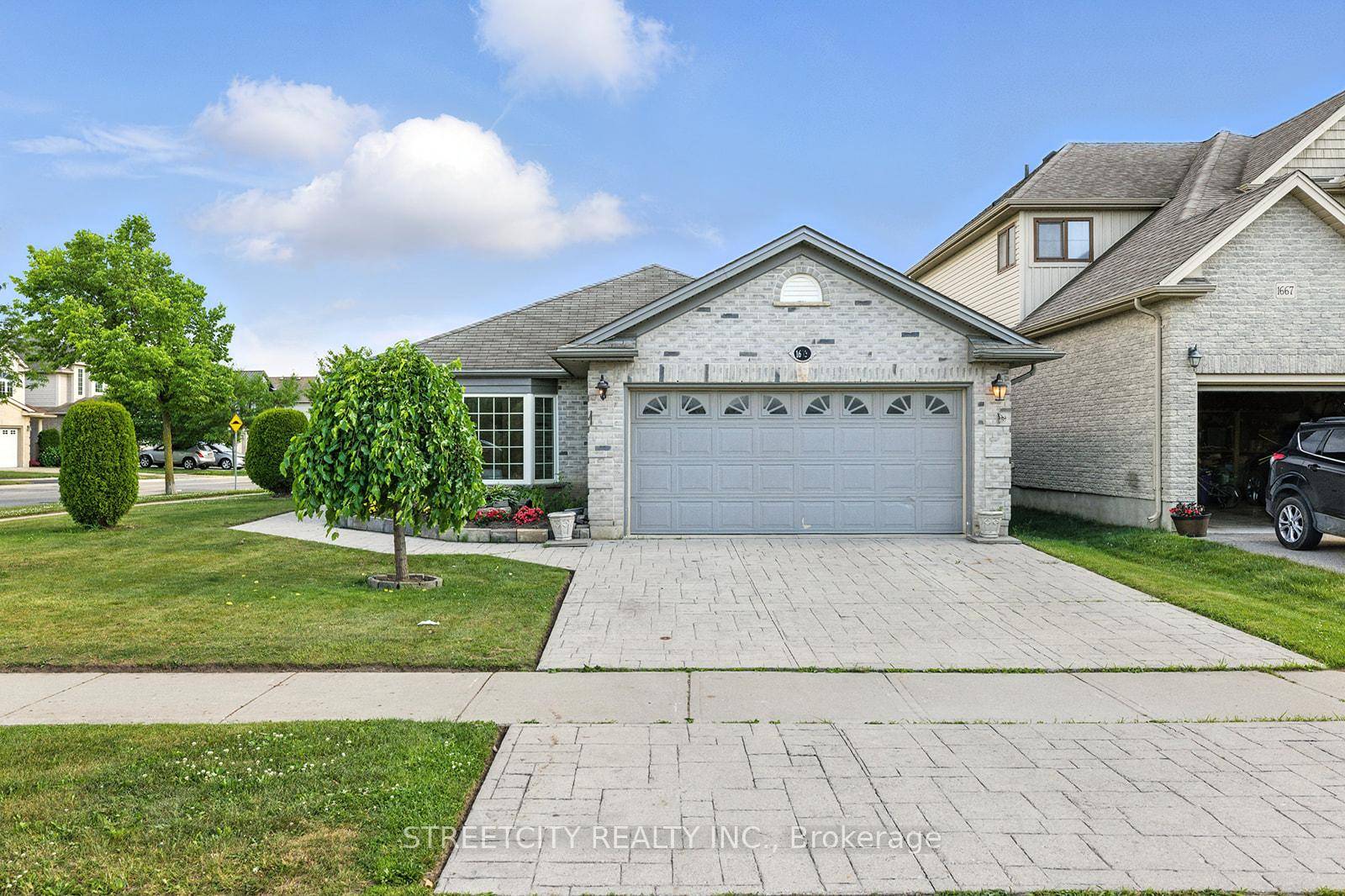 Presenting this custom built, accessible bungalow, constructed in 2007 and nestled in the highly desirable family community of Summerside.