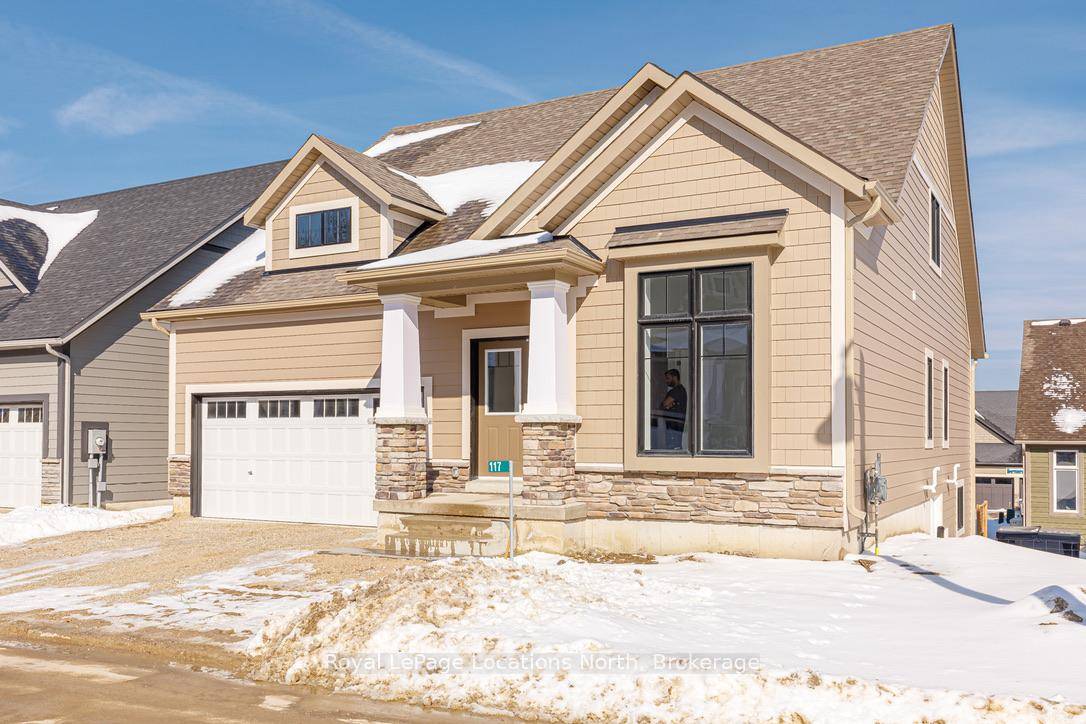 Welcome to 117 Schooners Lane, a newly built oversized bungaloft, located in Lora Bay.