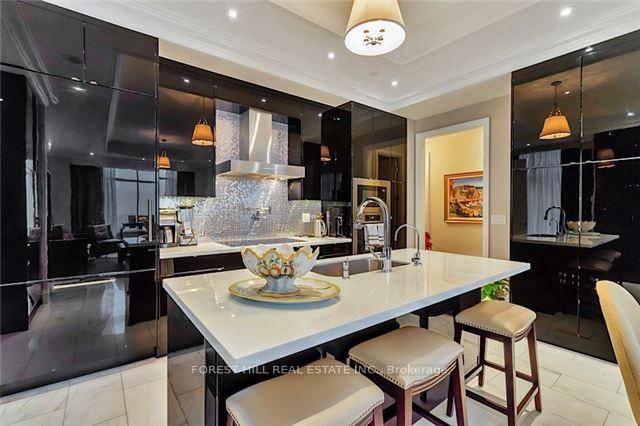 Stunning Executive 2 Bdrm Library Suite At The Luxurious St.