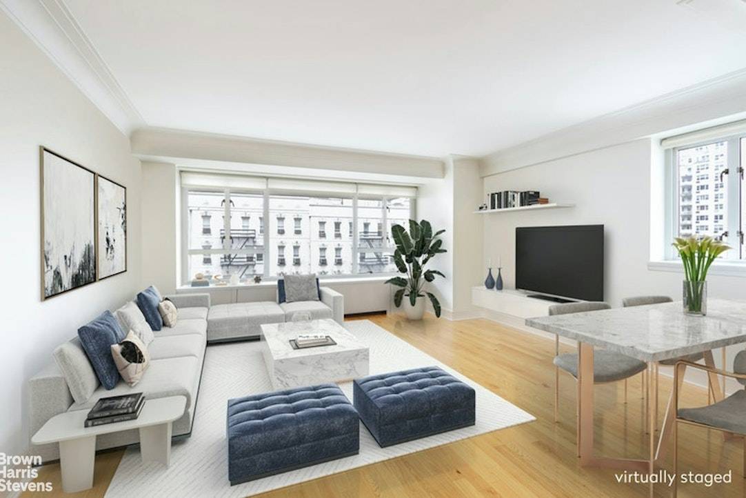 New to market ! Peeking just over the treetops, here is a spacious 2 bedroom, 2 bathroom apartment at the Manhattan House offering its residents large windows, a gourmet kitchen, ...