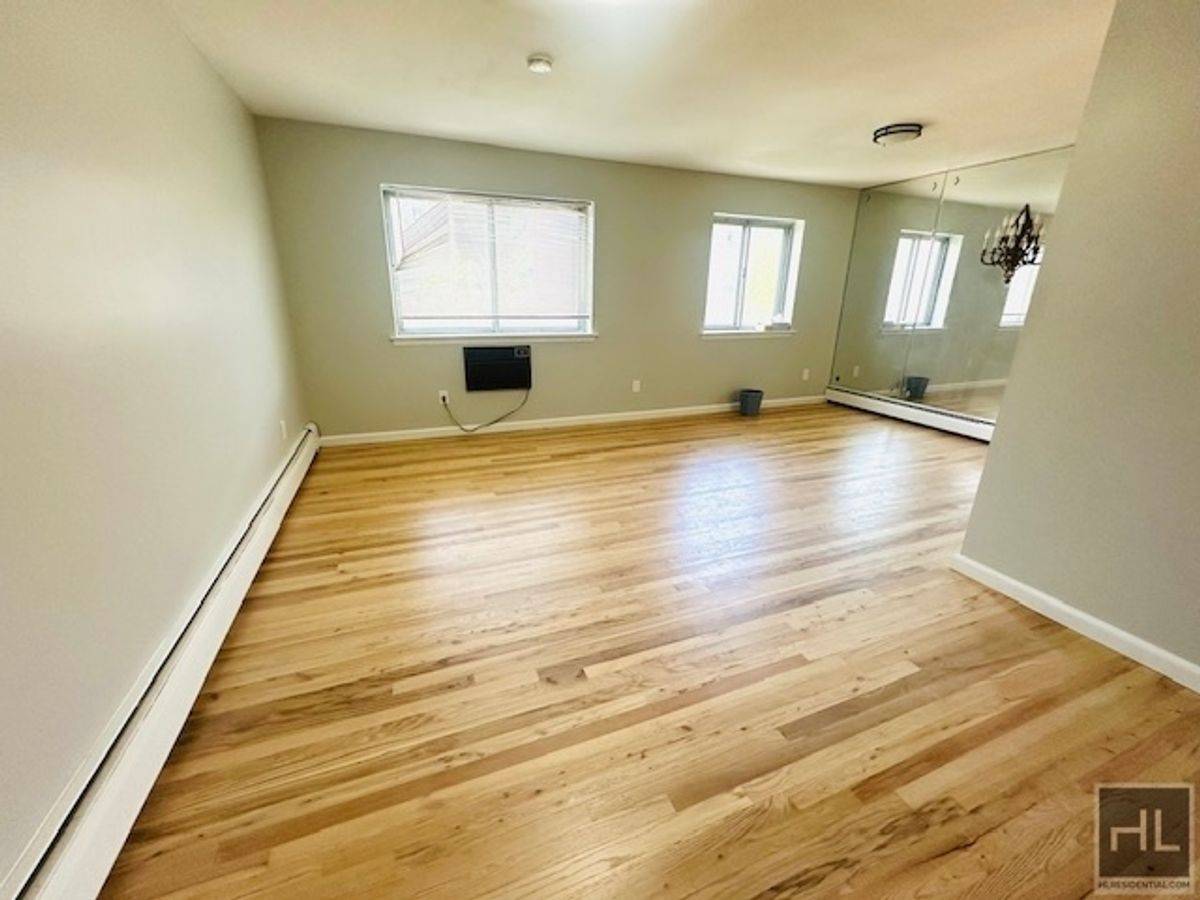 South Canarsie 4 Bed 2. 5 Gem !