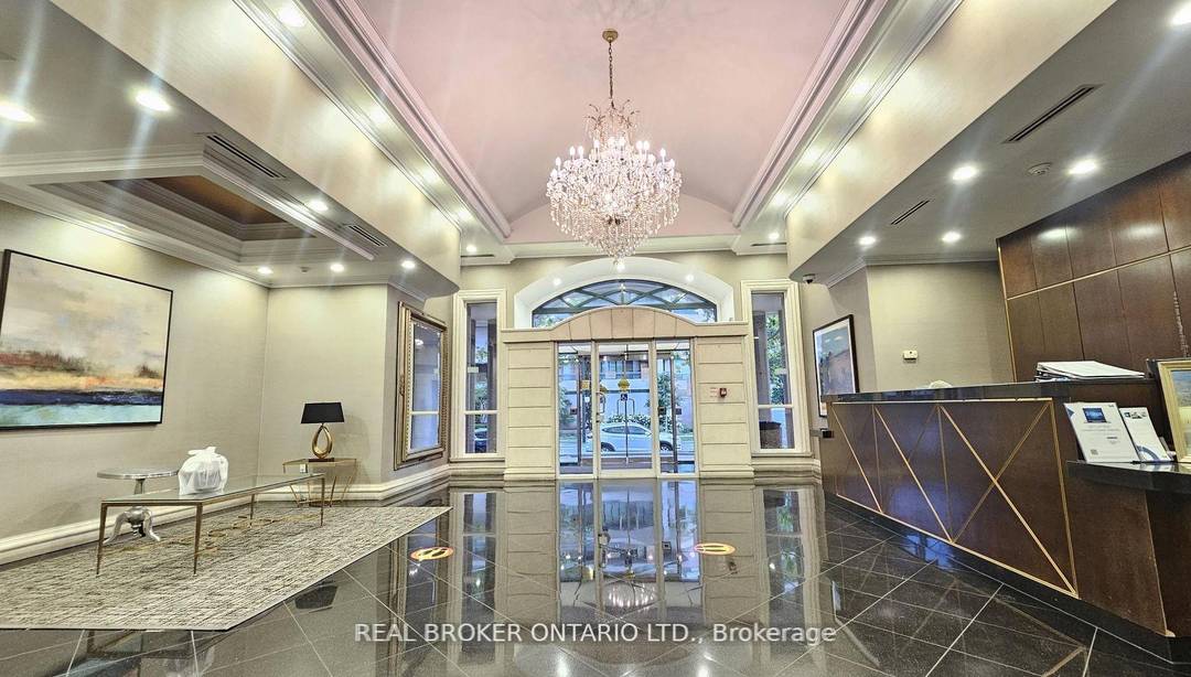 Bright and spacious 2 1 bed, 2 full bath condo, perfect for small families !