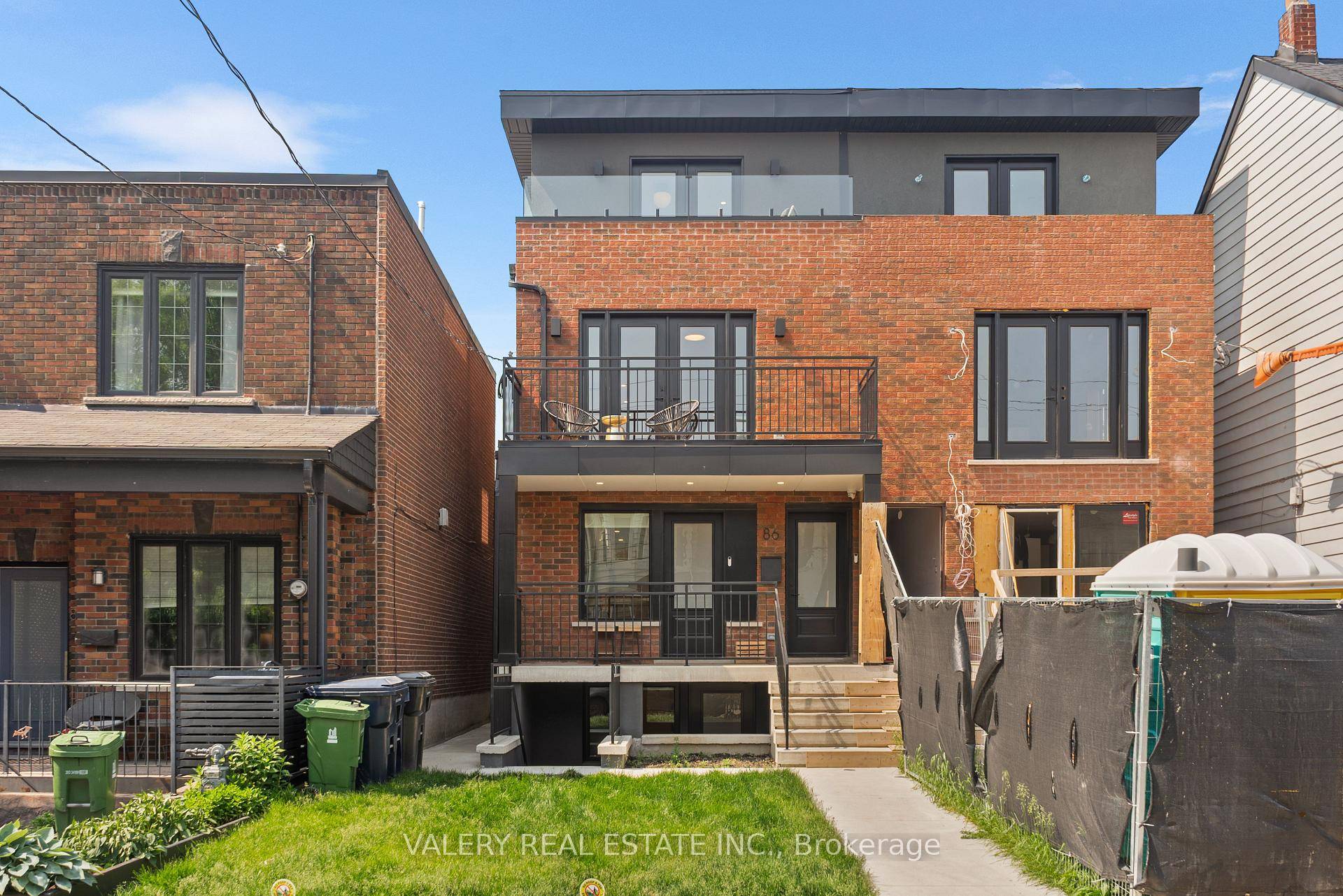 Be the first to live in this brand new 2 bedroom 2 bath suite in one of Torontos most vibrant and walkable neighbourhoods just steps from Ossington ave and Queen ...