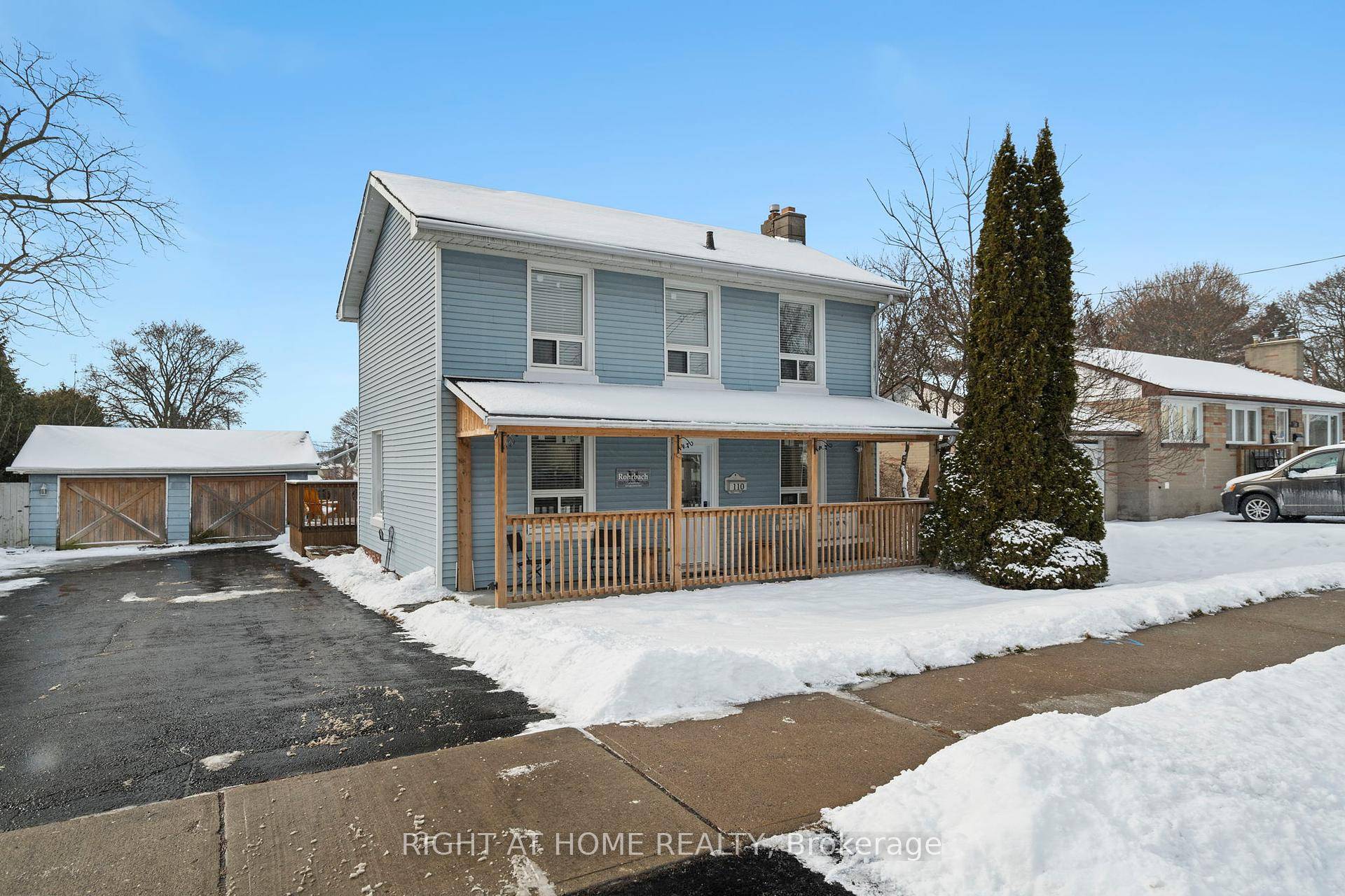 Old charm meets modern elegance in this one of a kind, 4 bed amp ; 3 bath home, situated on a premium lot, in a fantastic location ; minutes to ...