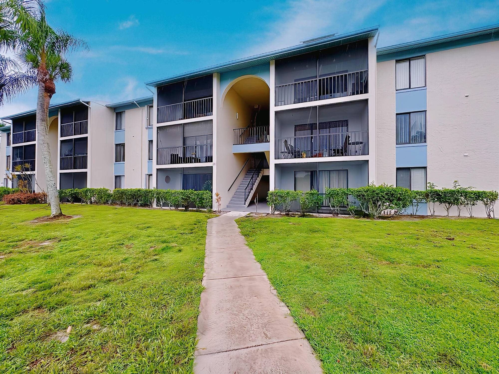 Charming 1 bedroom, 1 bath condo located on the second floor in the gated community of Palm Club.
