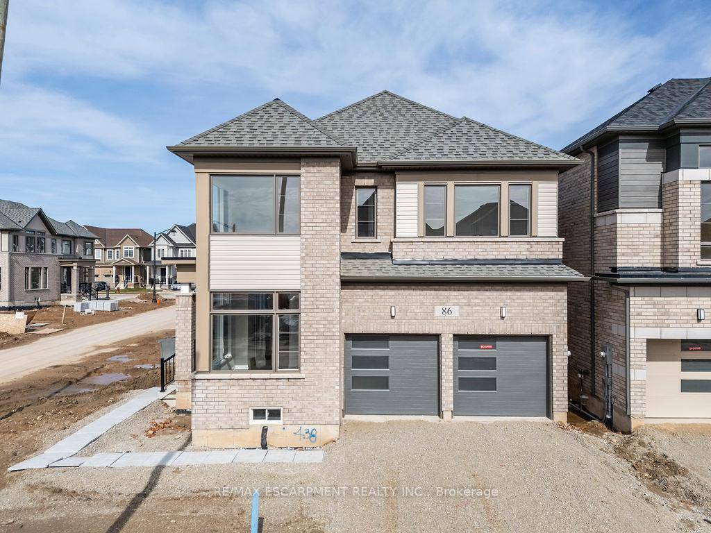 Welcome to 86 Player Drive, a brand new luxury masterpiece by Cachet Homes in the rapidly growing community of Erin.