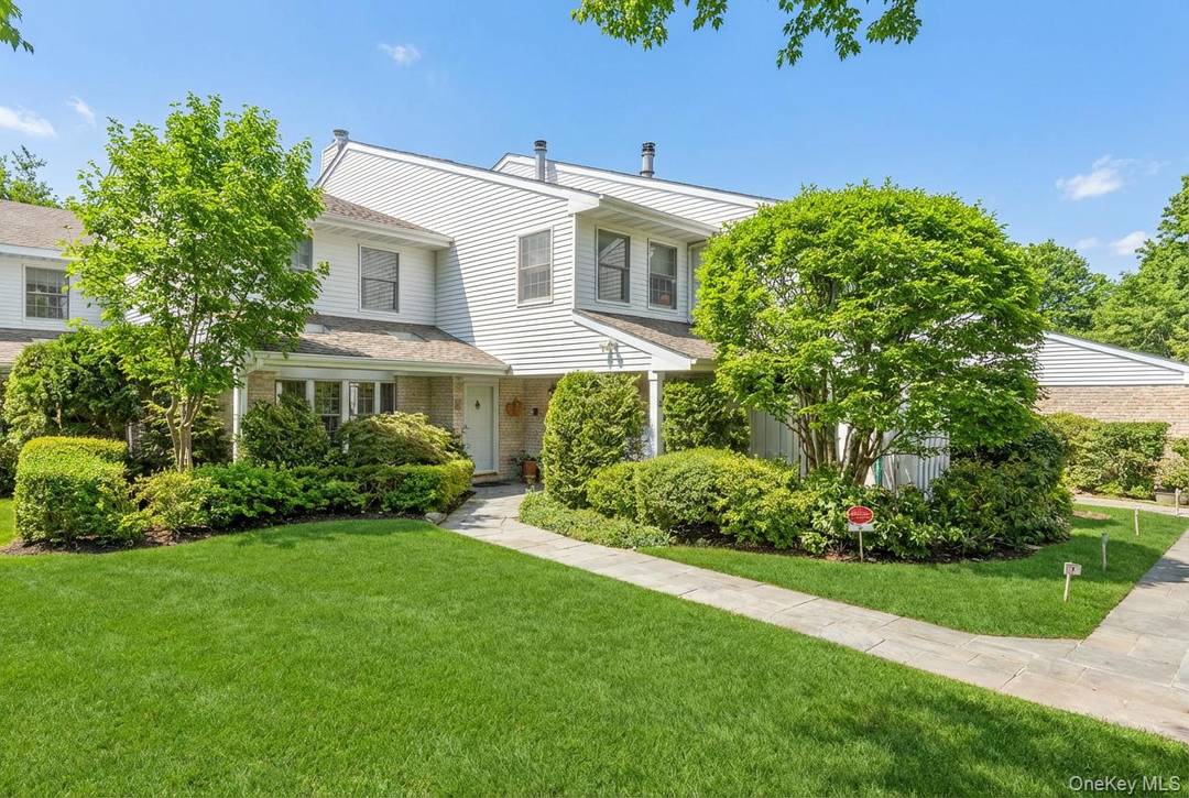 Location Location Location in Southampton Village.