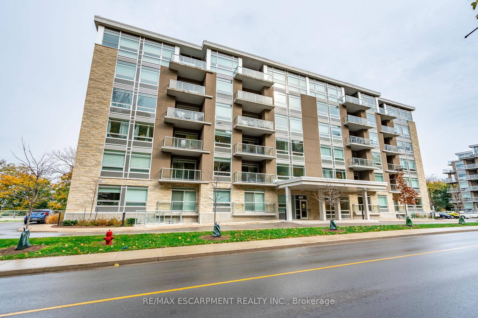 Experience boutique condo living at its finest in this two bedroom, two bathroom corner unit in the desirable Vista Condos.