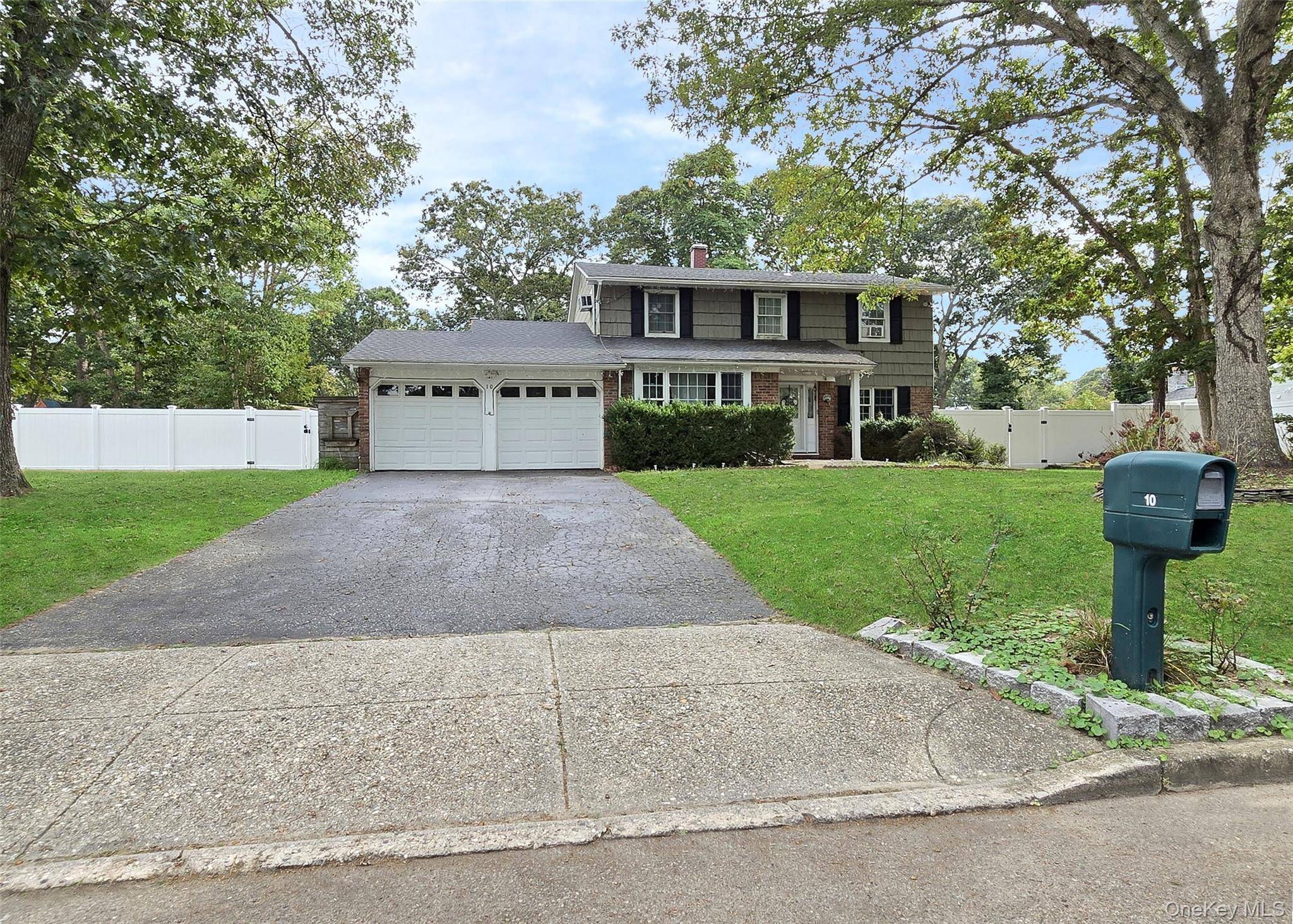 Beautiful Colonial featuring 4 bedrooms and 2.