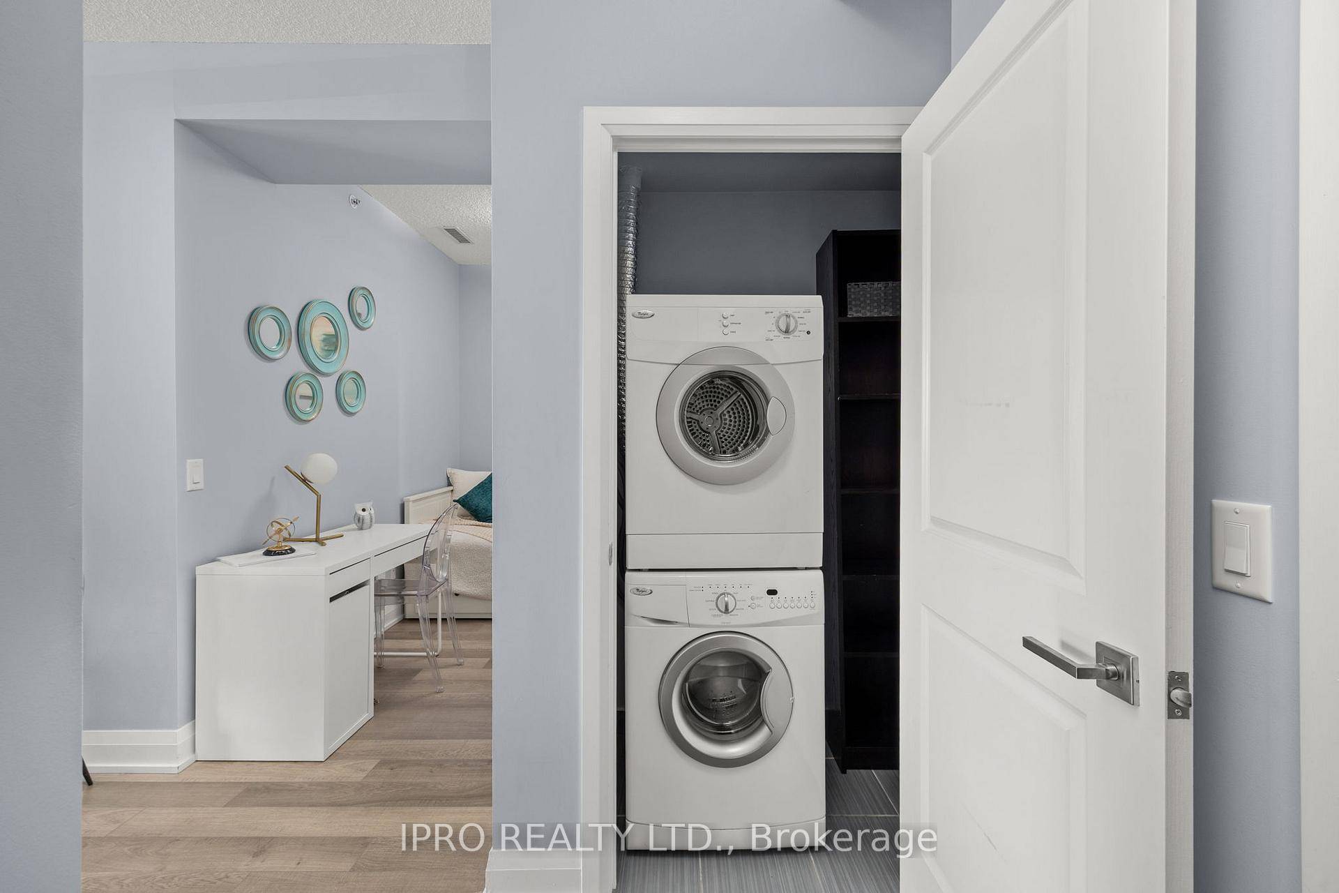 Spotless 1 1 Bedroom., 1 Bathroom Suite In TheHighly Desired Fountains Project Of The Beverley Glen Community !