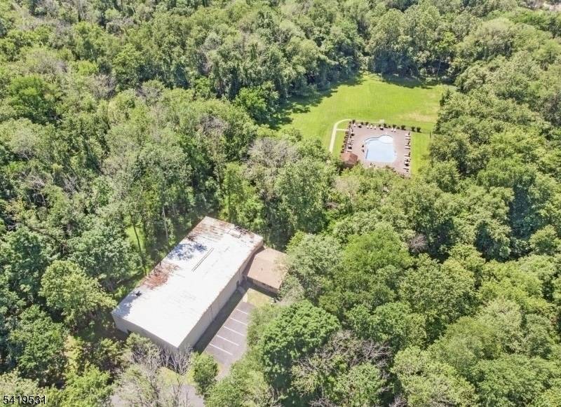 This is the rental you've been waiting for an exquisitely renovated townhouse located in the highly desirable Heritage Manor community in Wayne.