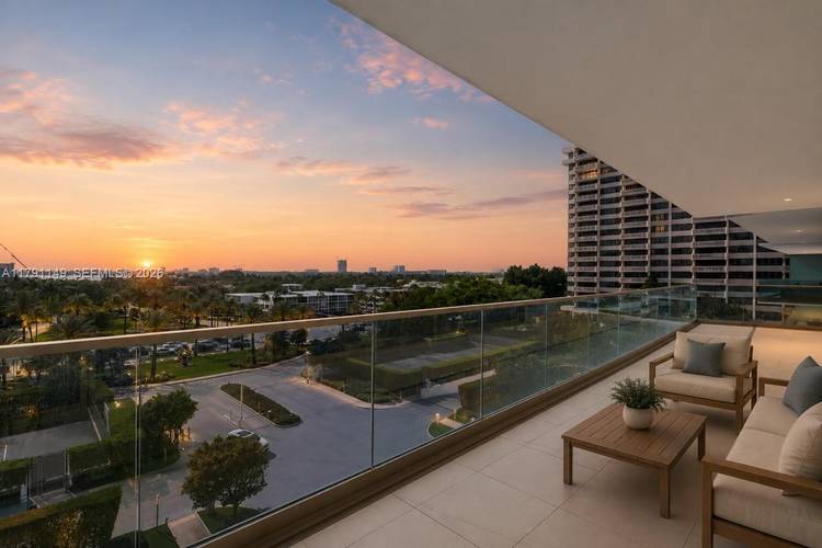 Live the Oceana Luxury Lifestyle !