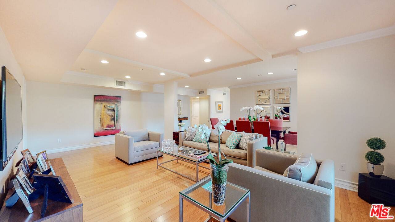 118  S Clark Dr 3BR Beverly Grove La