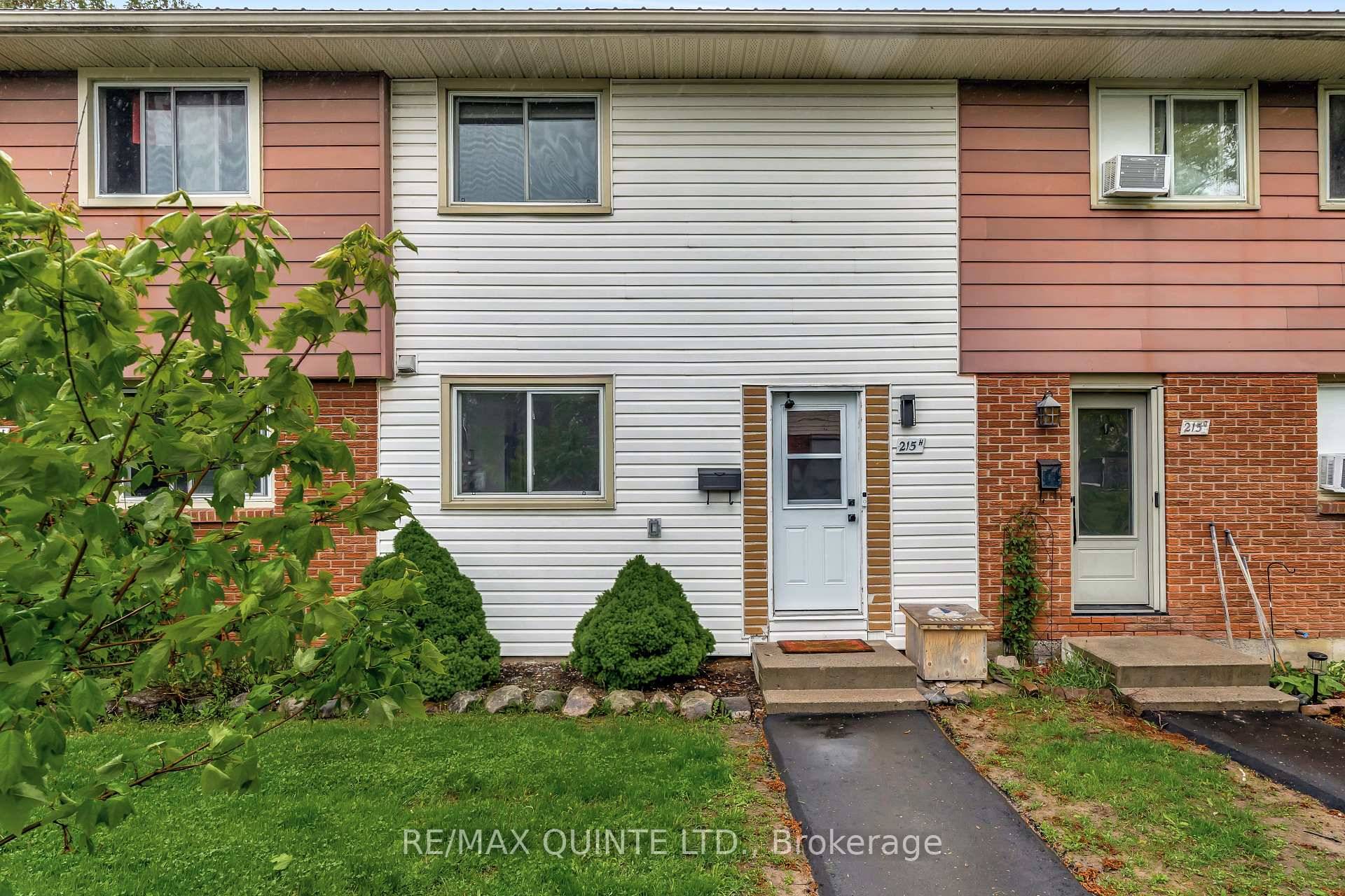 Welcome to 215 H North Park Street, a beautifully renovated 2 storey condo offering modern comfort, style, and convenience in the heart of Belleville.
