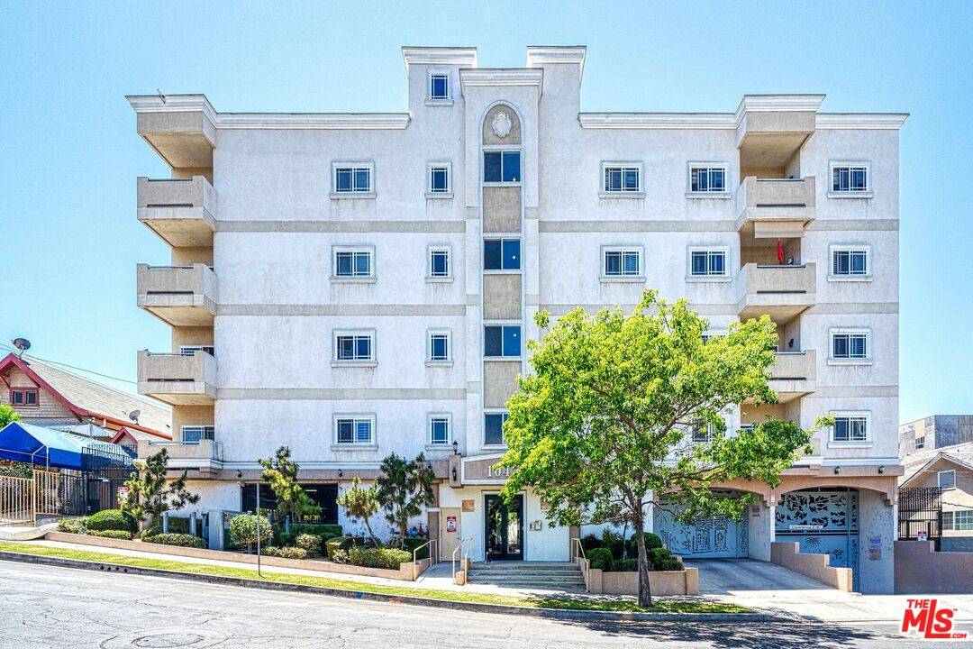 1043  S Kenmore Ave 2BR La