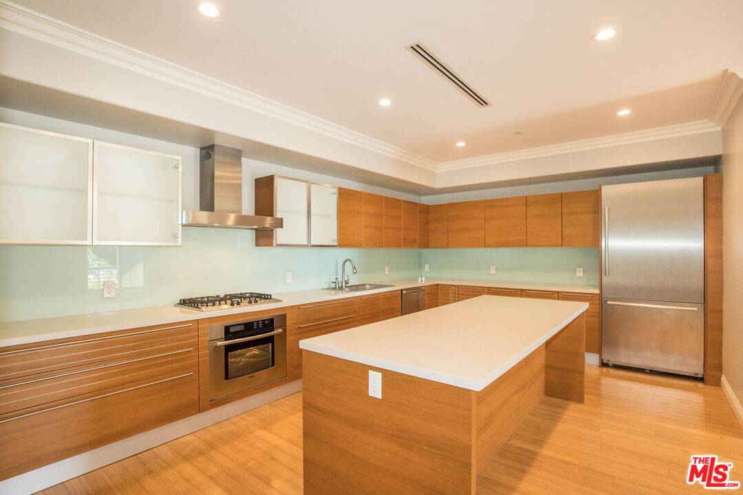 1283 Havenhurst Dr 3BR Hollywood Hills East La