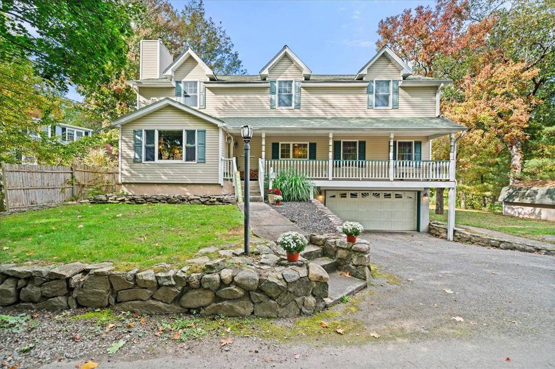 Welcome to your Sloatsburg turnkey custom built dream home !