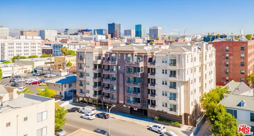 848 Irolo St 3BR Hancock Park La