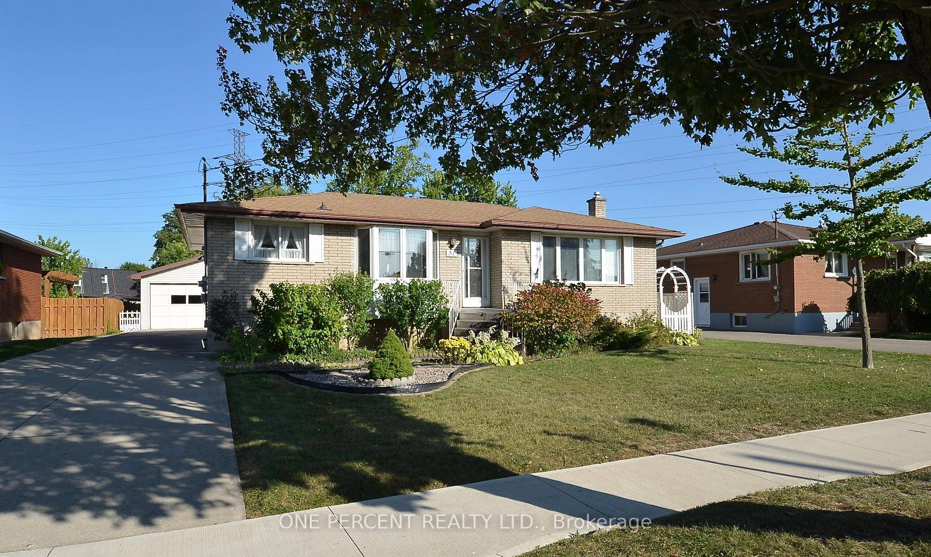 Step into a world of comfort and potential in this expansive home.