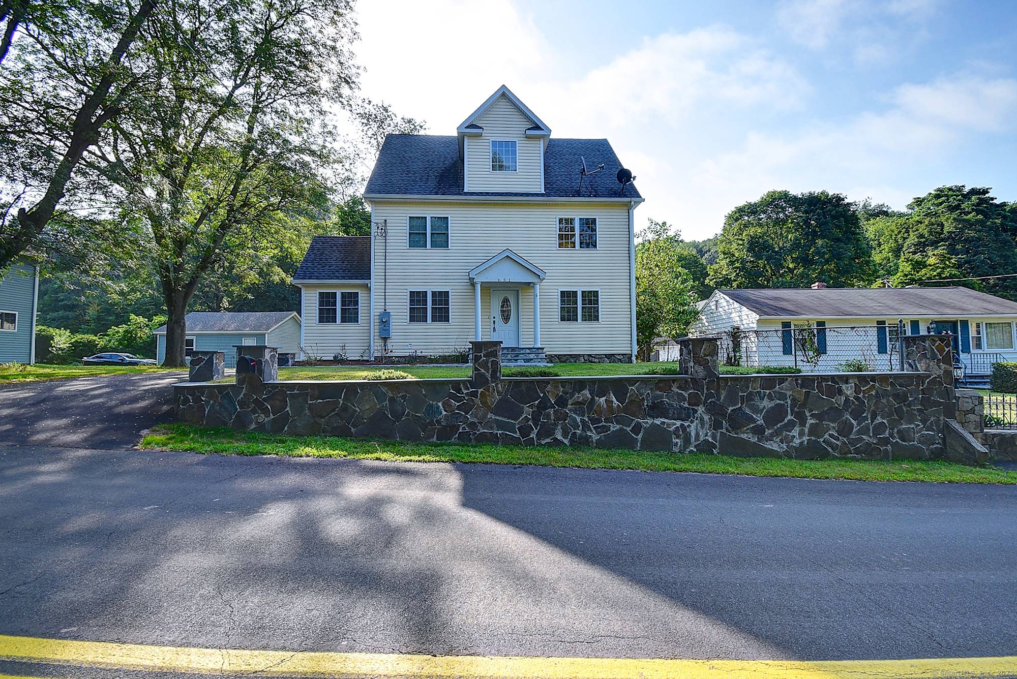 Exceptional property ! Entirely remodeled by the owner who is a licensed contractor specializing in remodeling, granite, marble and stone.