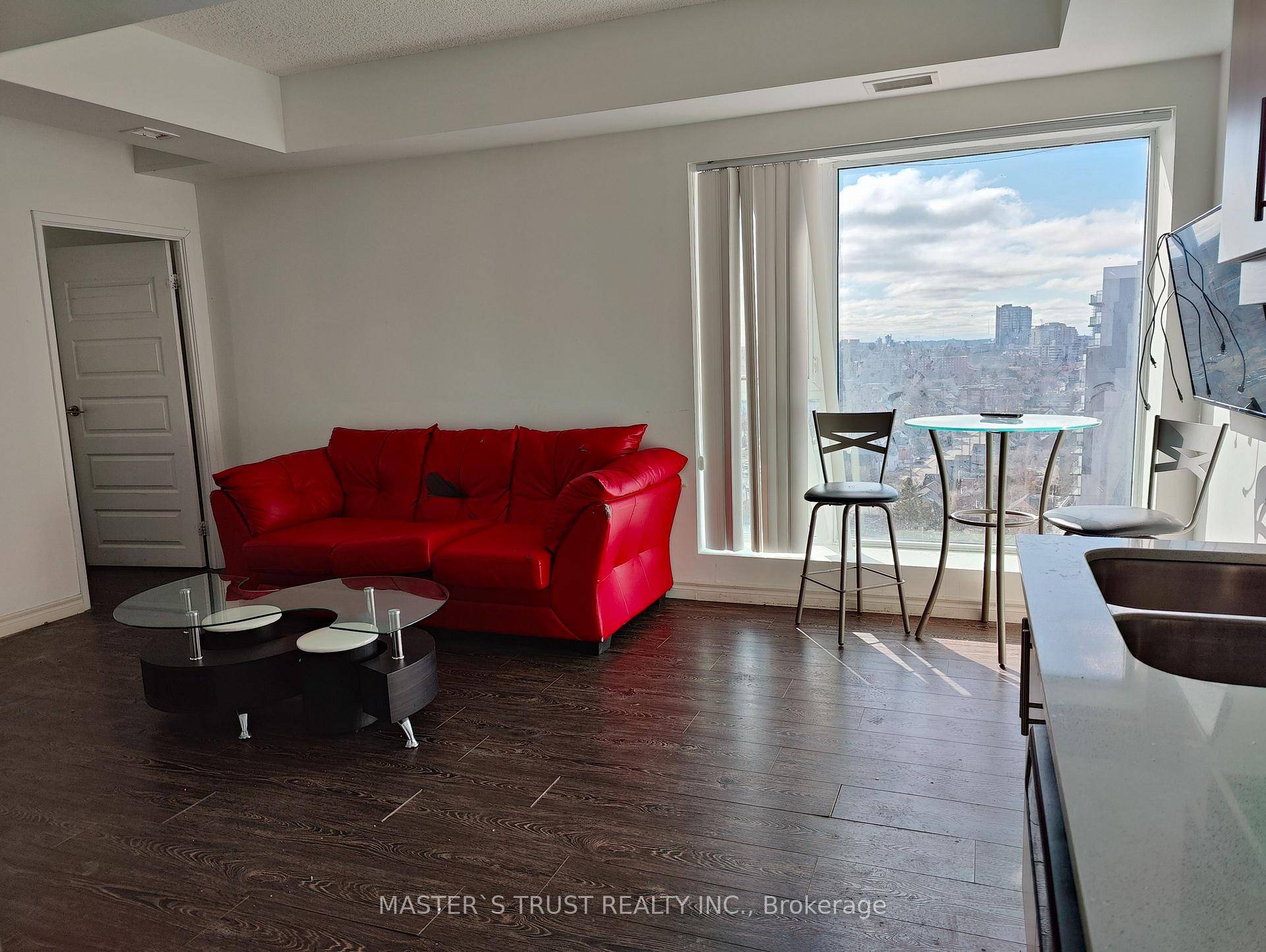 This well located condo offers the perfect blend of convenience and comfort.
