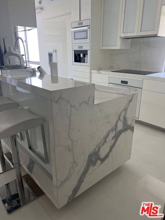 201   Ocean Ave 3BR Pacific Palisades La