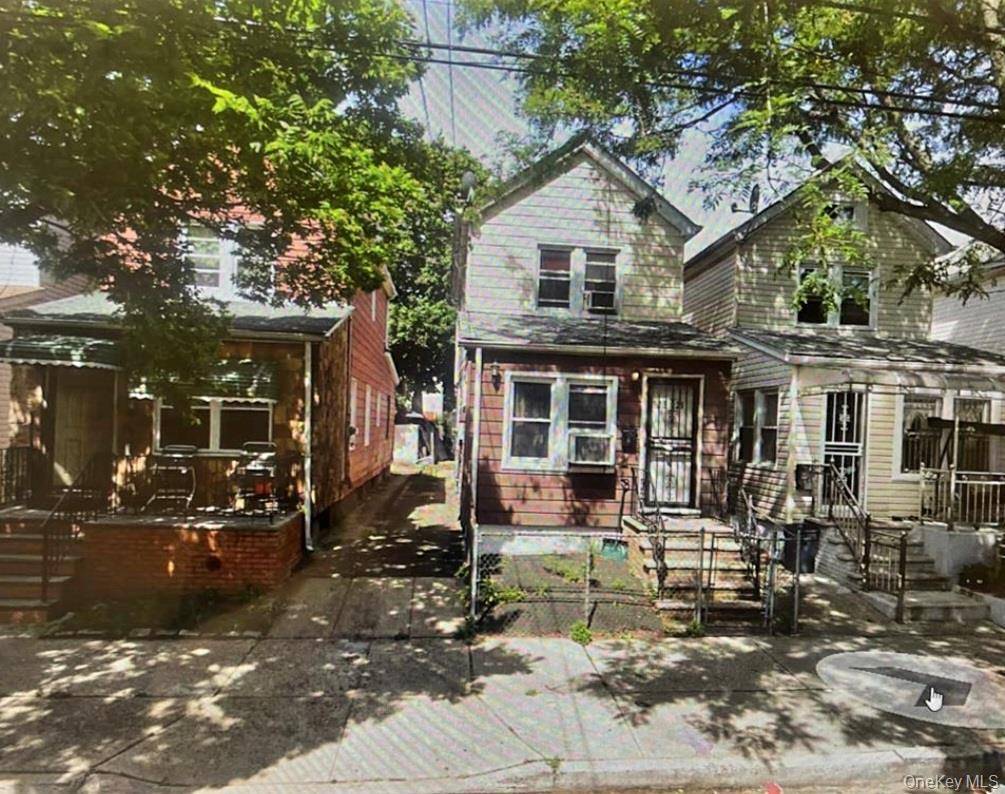 Excellent one Dwelling House With 3 Br 2 Baths driveway, backyard parking.