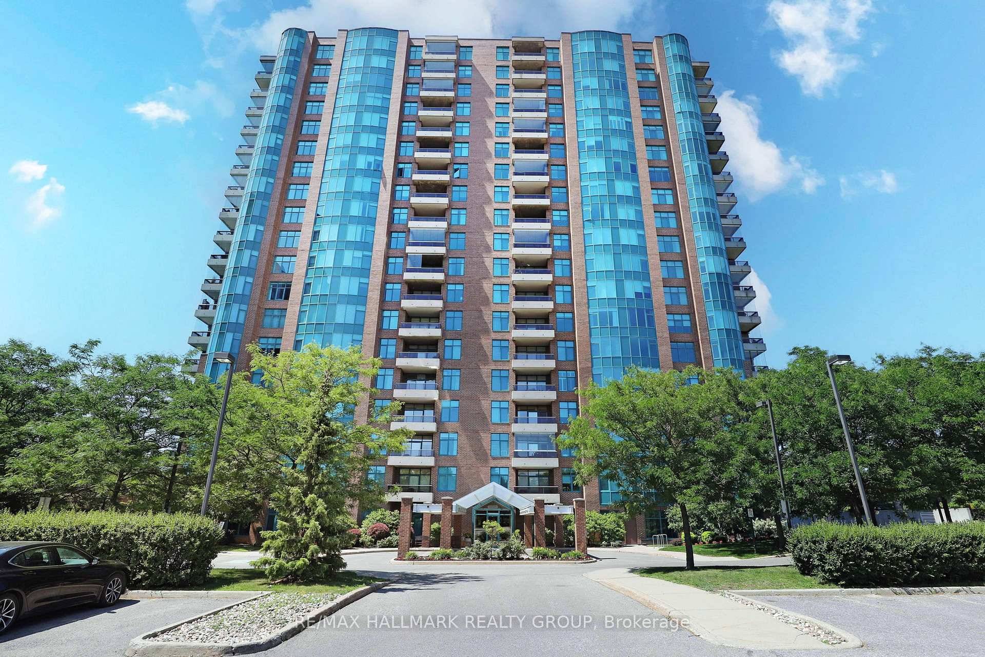 Rarely Offered '06' Unit at Riverside Gate !