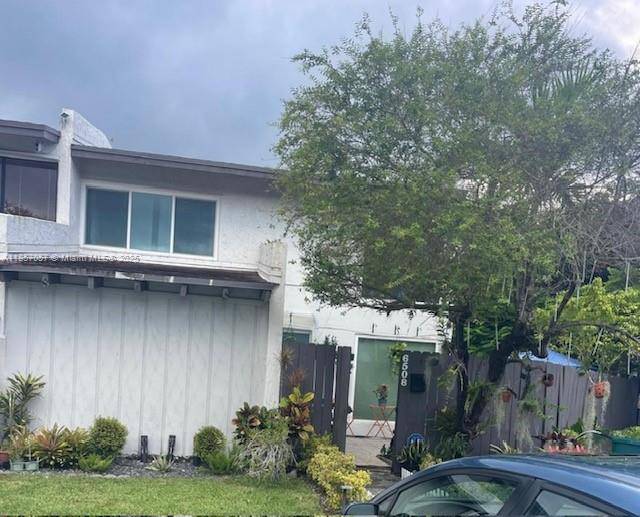 Welcome to this beautifully maintained townhome located in the desirable Snapper Village community.