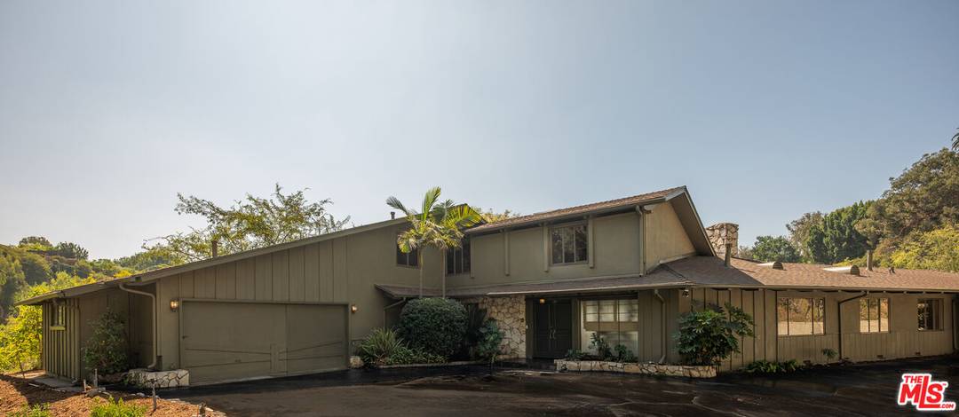 1365  N Wetherly Dr 5BR Sunset Strip La