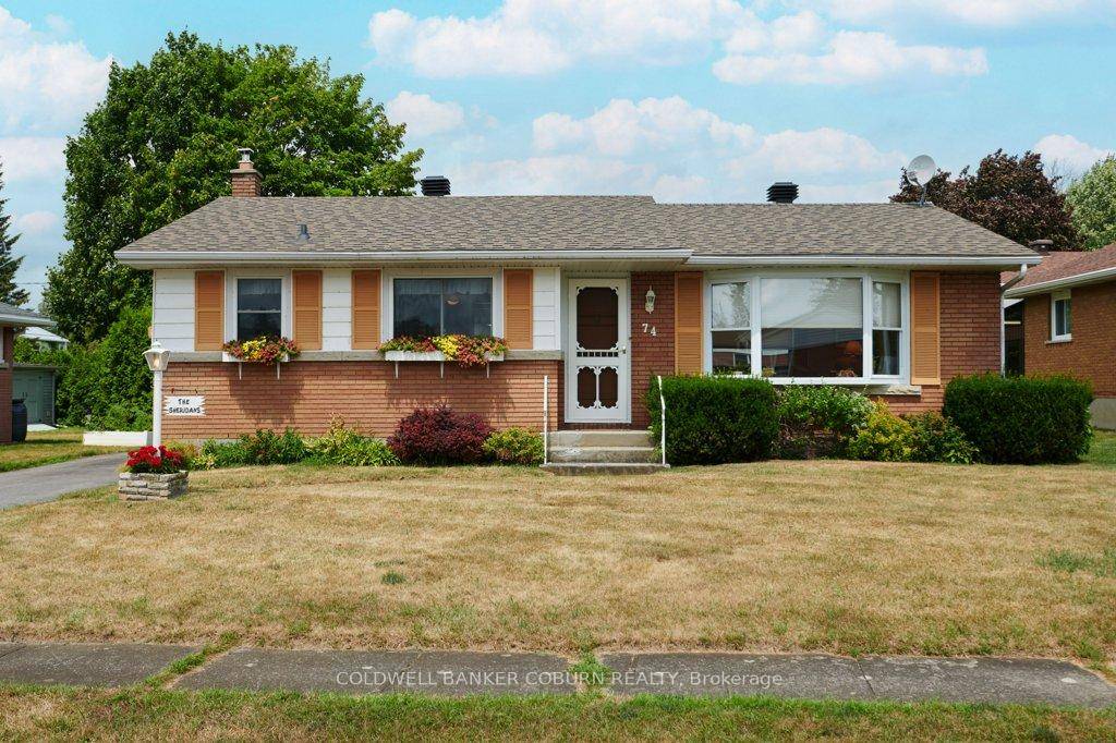 GOLFER S PARADISE Its a 9 iron shot to the Club House and a 5 iron to 1st Tee WELL MAINTAINED ALL BRICK BUNGALOW in the historic Seaway Village of ...