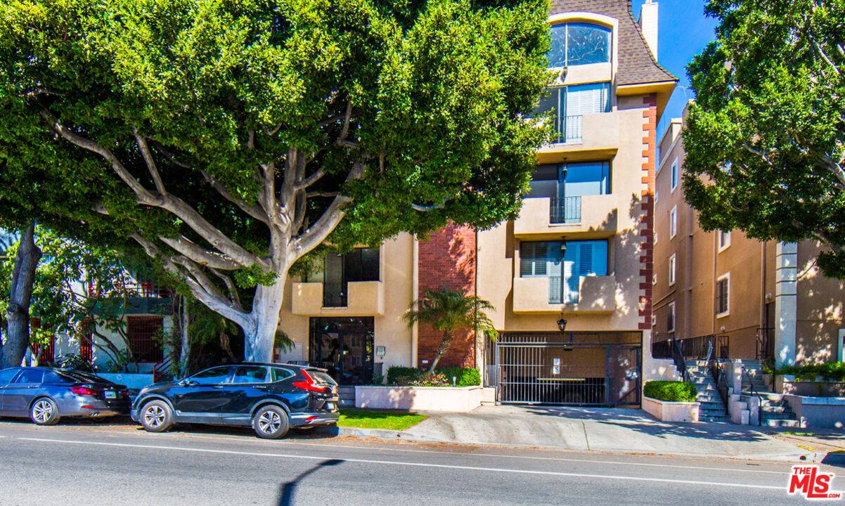 8909   Burton Way 2BR Beverly Grove La