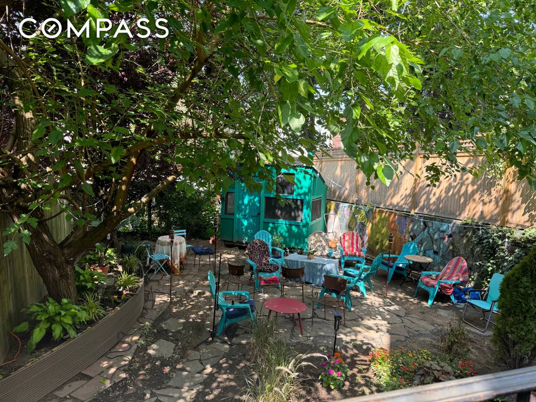 Own an entire building for the price of a condo and have yearly income to cover your expenses !